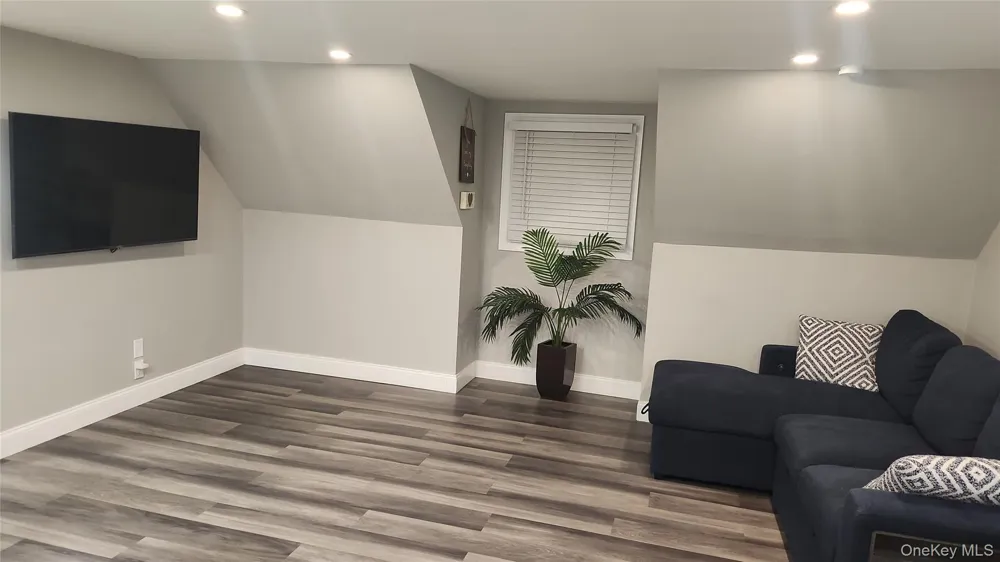 1530 Herzel Boulevard West Babylon, NY 11704