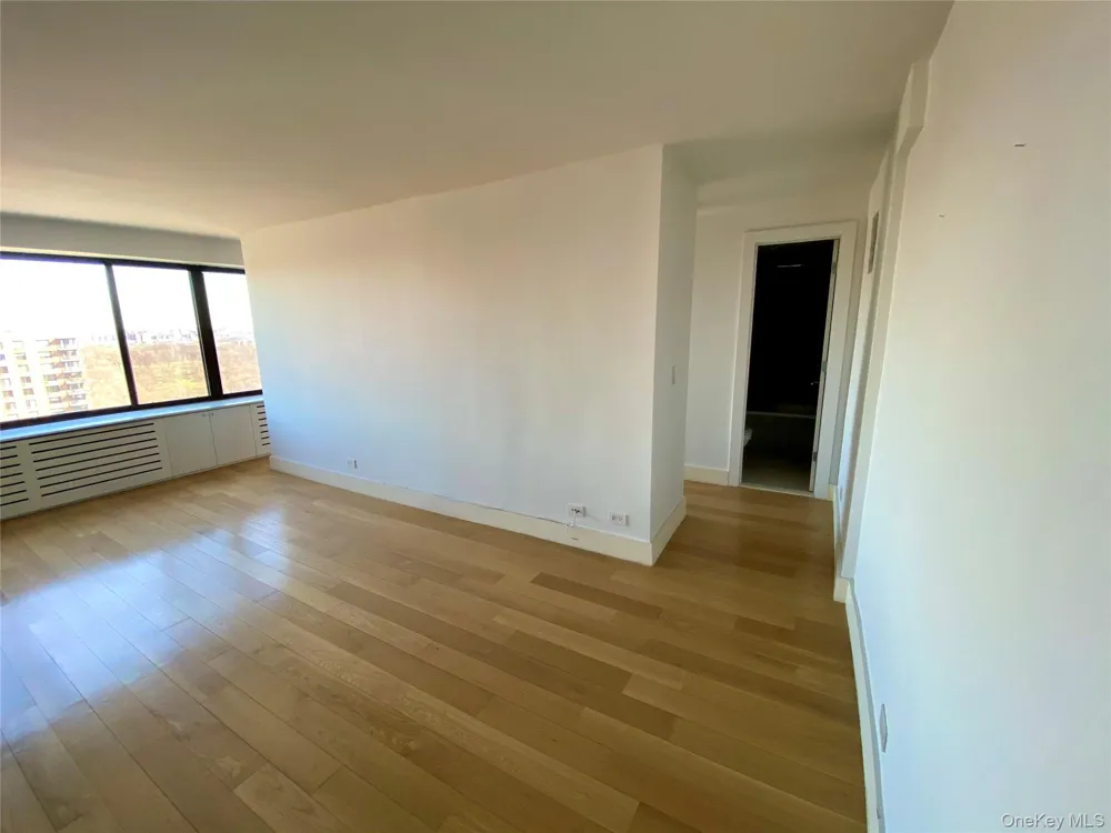 372 Central Park W #20L New York (Manhattan), NY 10025