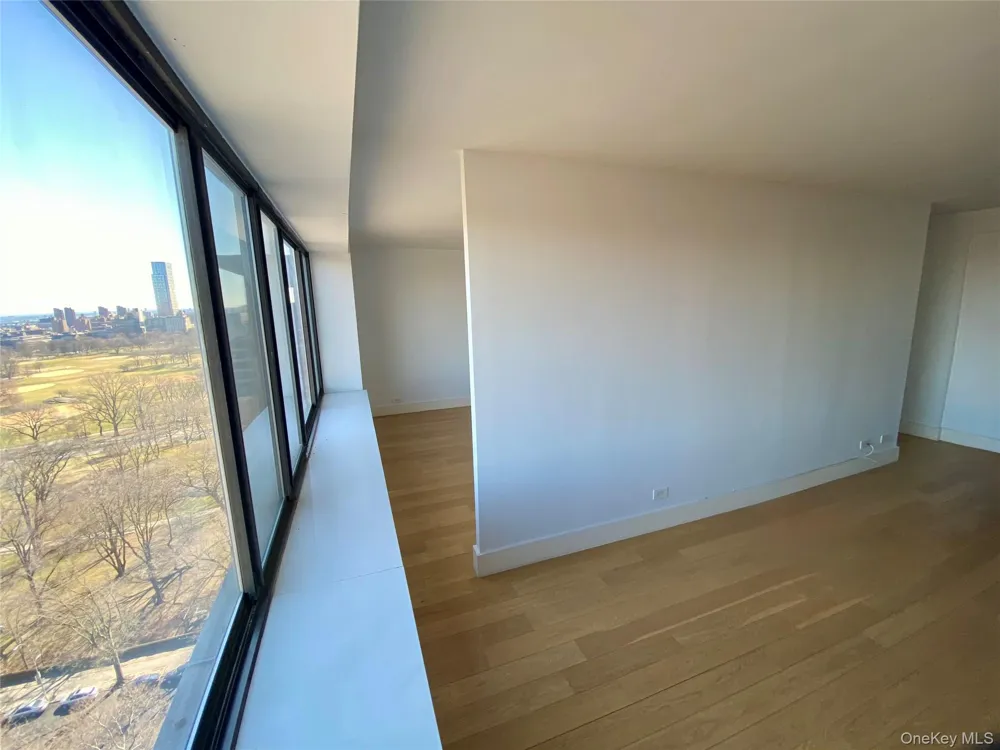 372 Central Park W #20L New York (Manhattan), NY 10025