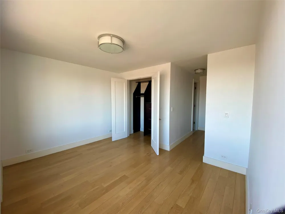 372 Central Park W #20L New York (Manhattan), NY 10025
