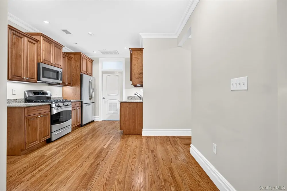 4105 Fred Ill Jr Court Pearl River, NY 10965