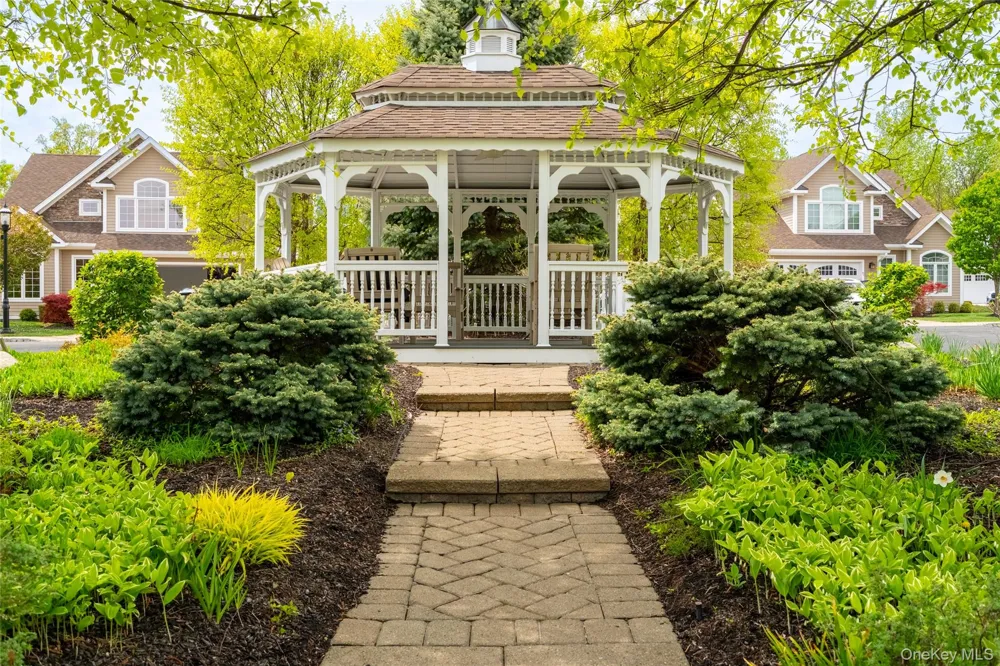 4105 Fred Ill Jr Court Pearl River, NY 10965