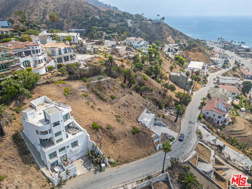 21415 Rambla Vista Road Malibu, CA 90265