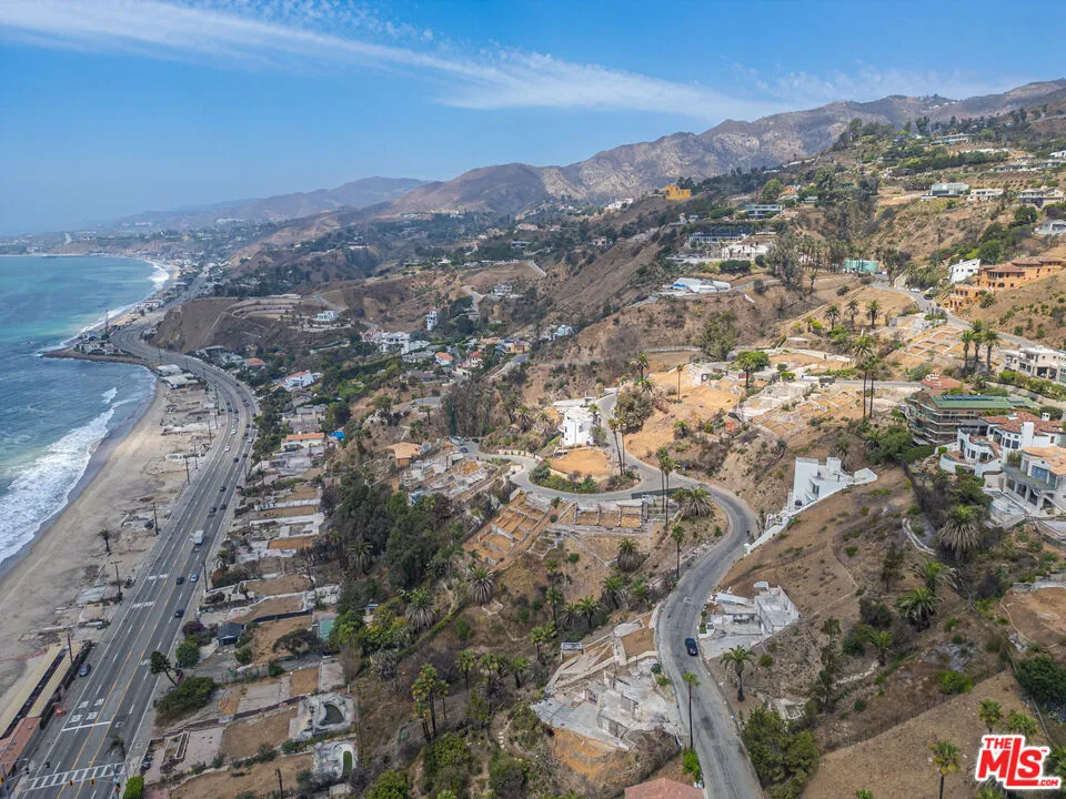21415 Rambla Vista Road Malibu, CA 90265