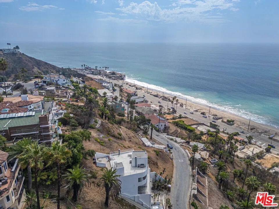 21415 Rambla Vista Road Malibu, CA 90265