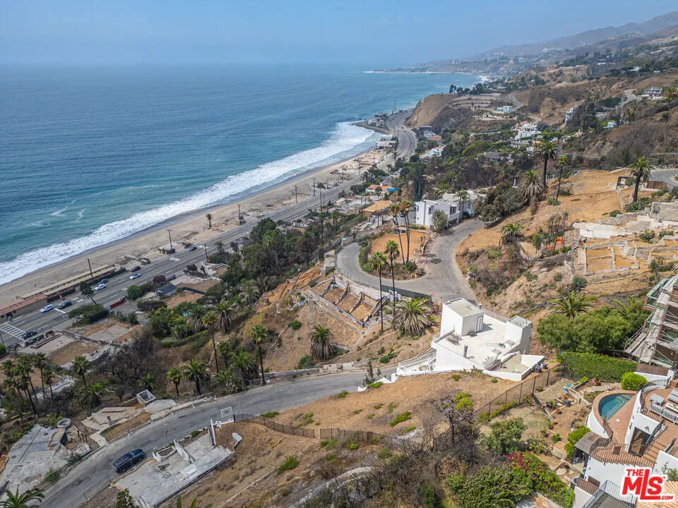 21415 Rambla Vista Road Malibu, CA 90265