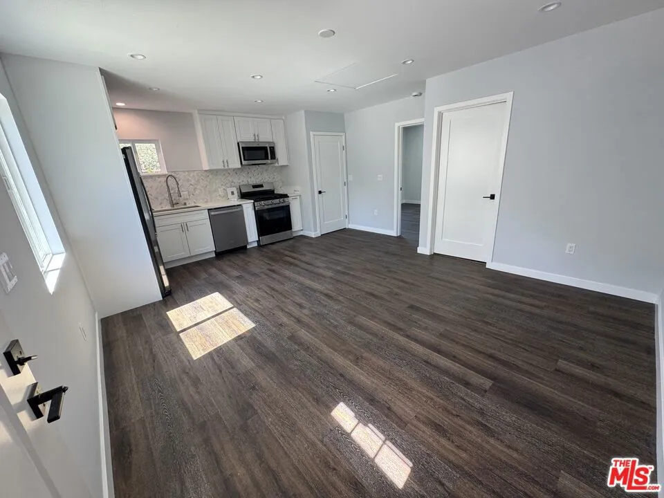 3121 Oakhurst Avenue Los Angeles, CA 90034