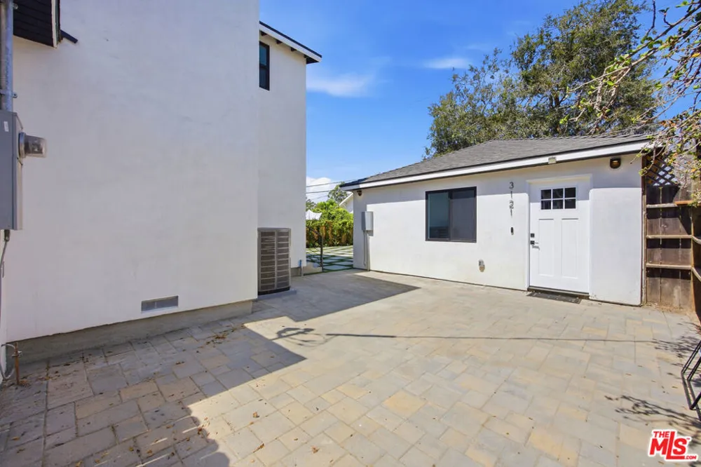 3121 Oakhurst Avenue Los Angeles, CA 90034