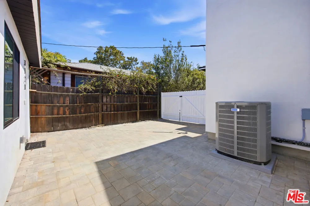 3121 Oakhurst Avenue Los Angeles, CA 90034