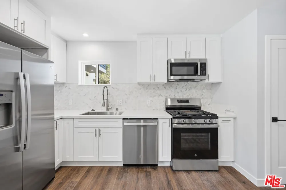 3121 Oakhurst Avenue Los Angeles, CA 90034