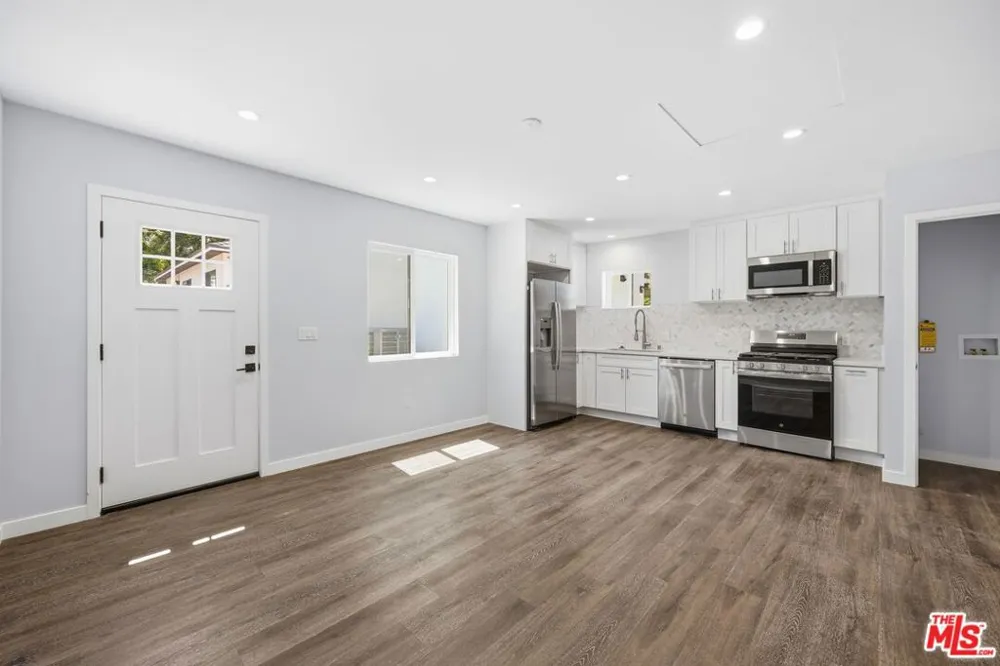 3121 Oakhurst Avenue Los Angeles, CA 90034