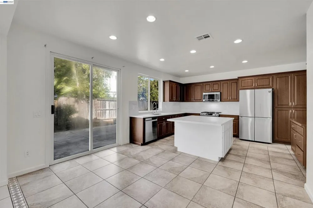 10324 Almanor Cir Stockton, CA 95219