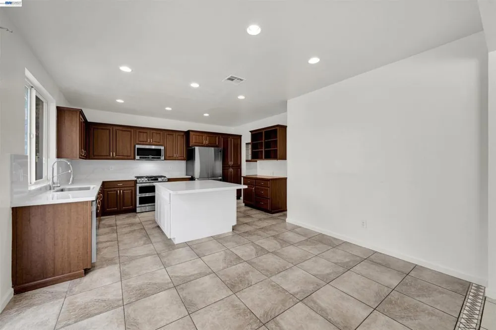 10324 Almanor Cir Stockton, CA 95219