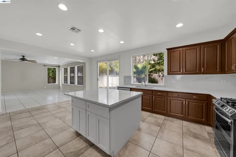 10324 Almanor Cir Stockton, CA 95219