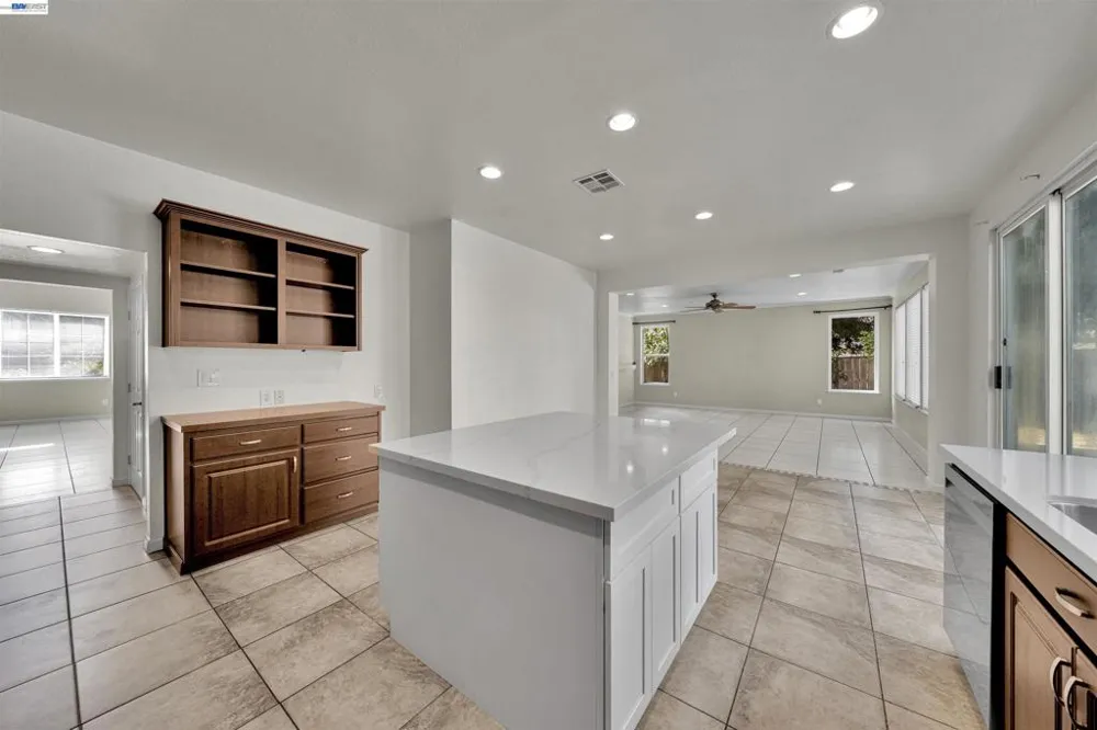 10324 Almanor Cir Stockton, CA 95219