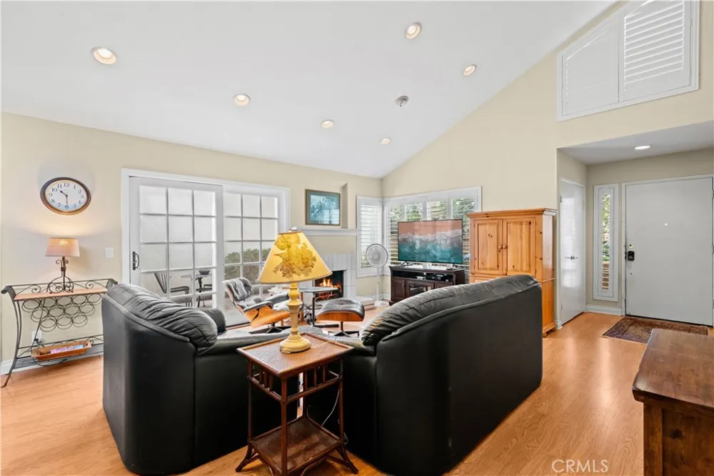 2 Morena #4 Irvine, CA 92612