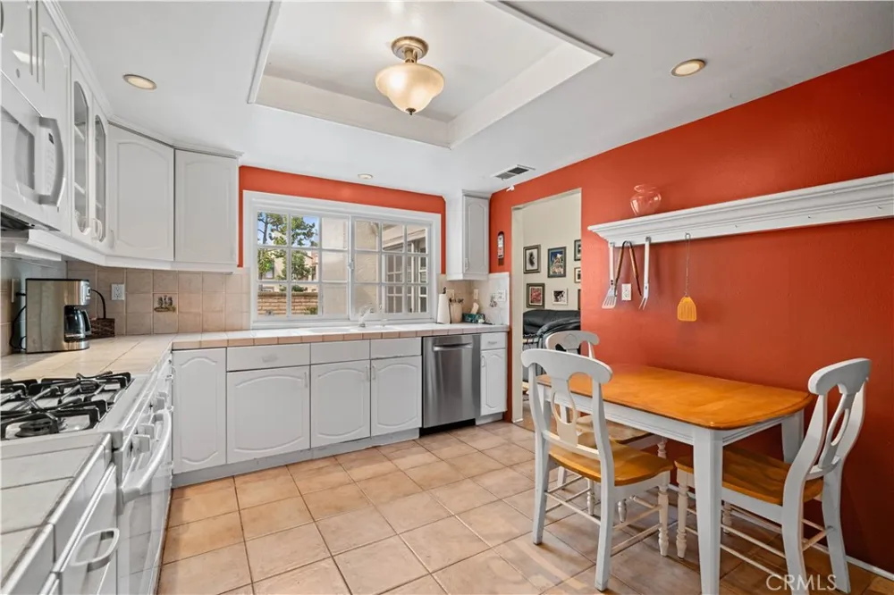 2 Morena #4 Irvine, CA 92612