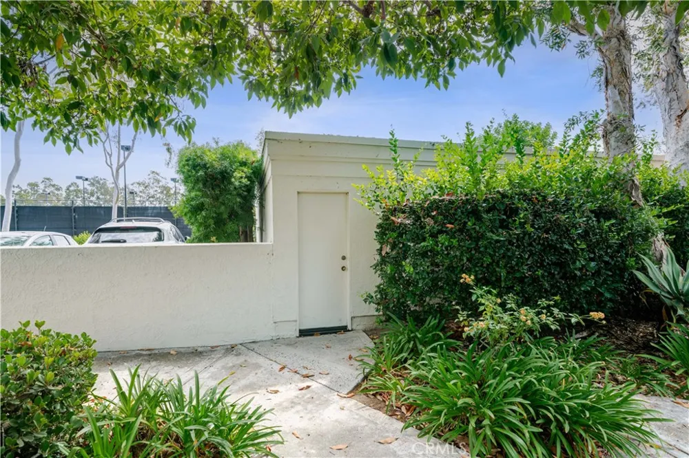 2 Morena #4 Irvine, CA 92612