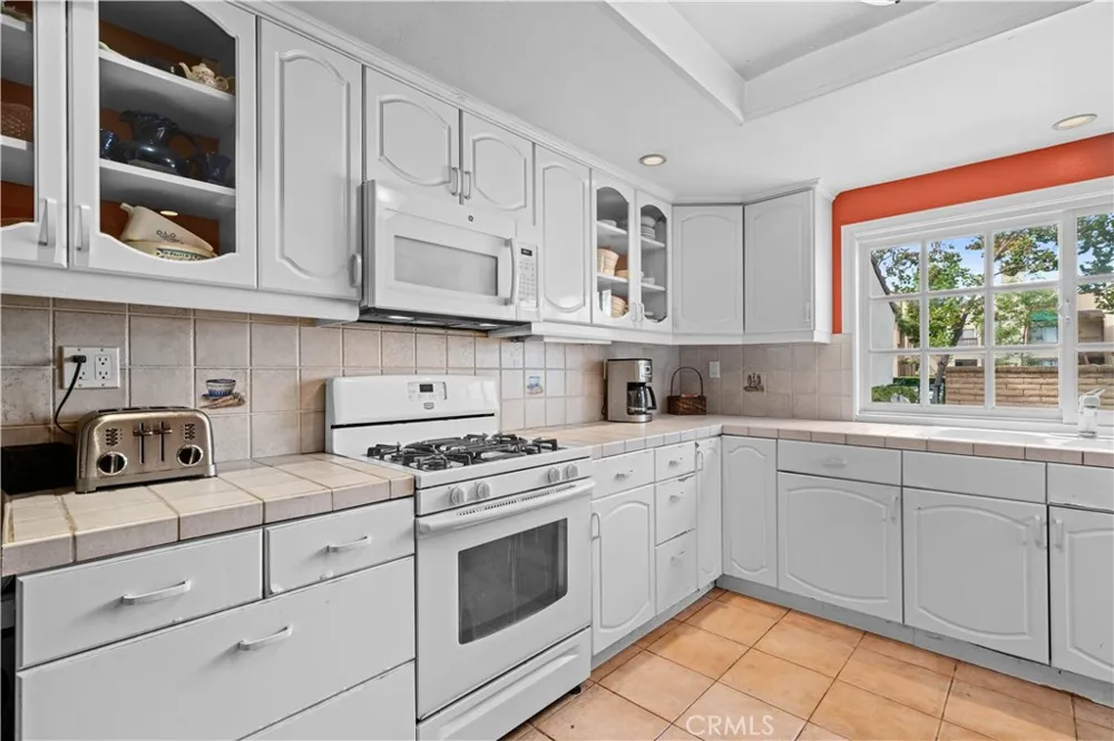 2 Morena #4 Irvine, CA 92612