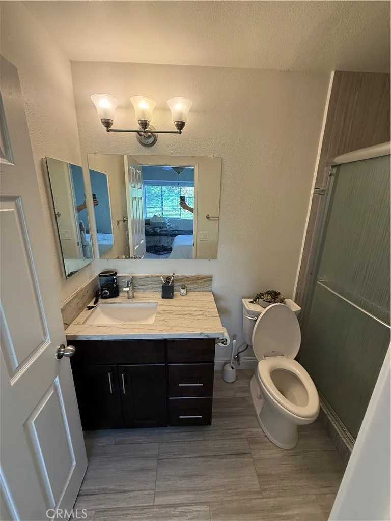 21061 Jenner Lake Forest, CA 92630