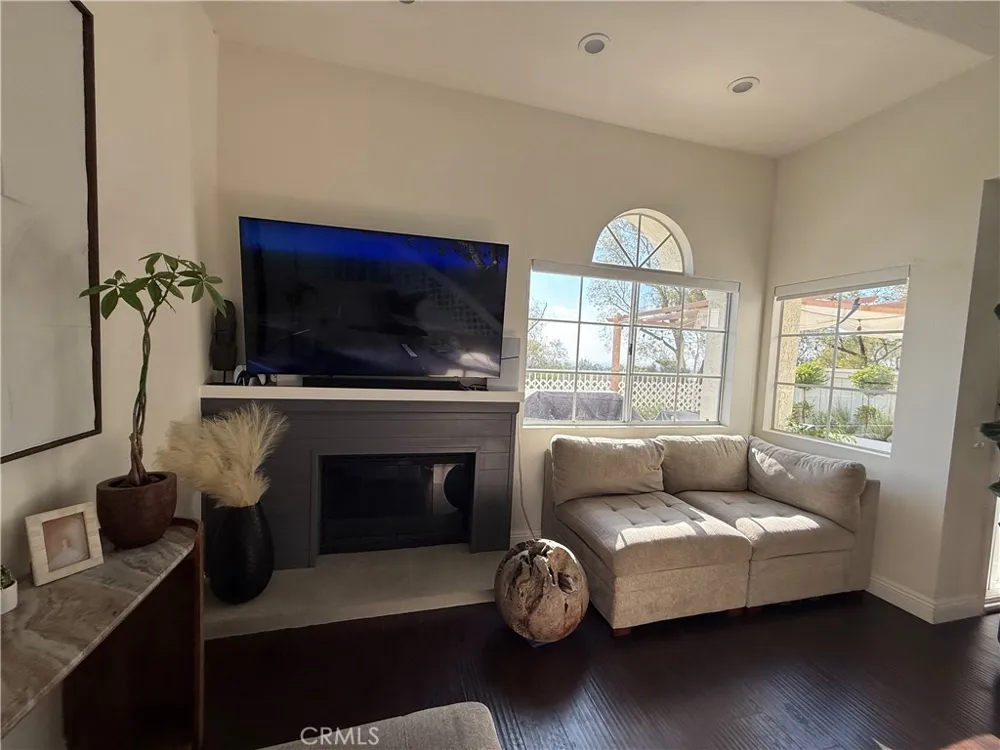 21061 Jenner Lake Forest, CA 92630