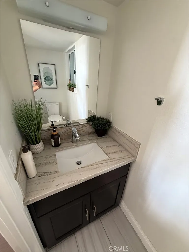 21061 Jenner Lake Forest, CA 92630