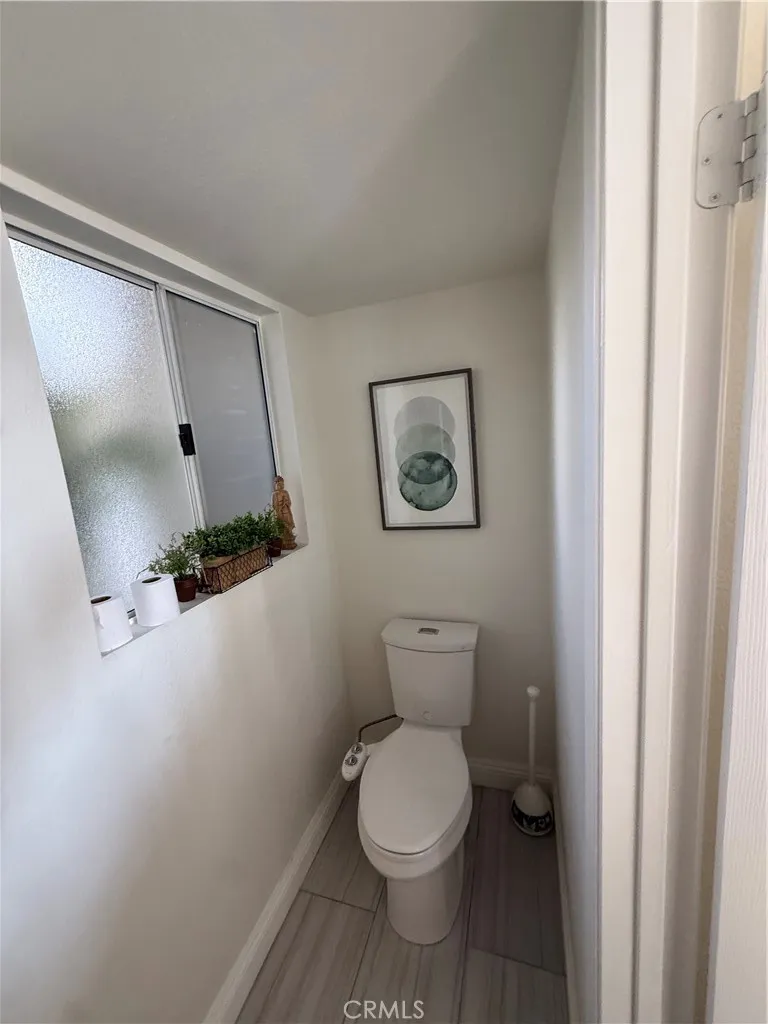 21061 Jenner Lake Forest, CA 92630