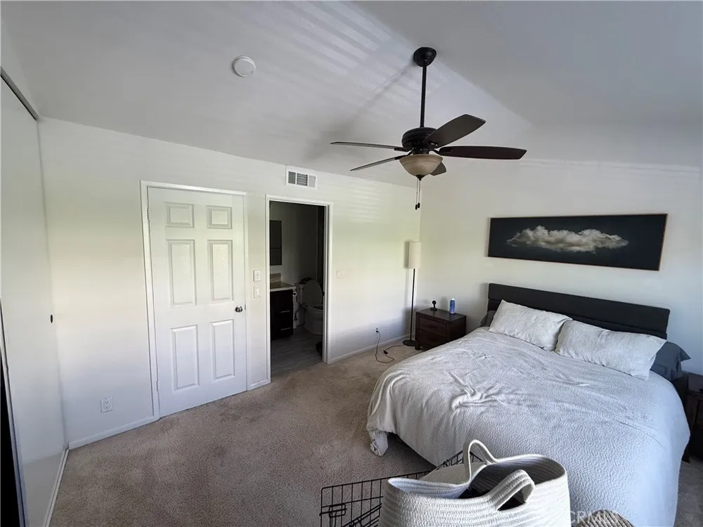 21061 Jenner Lake Forest, CA 92630