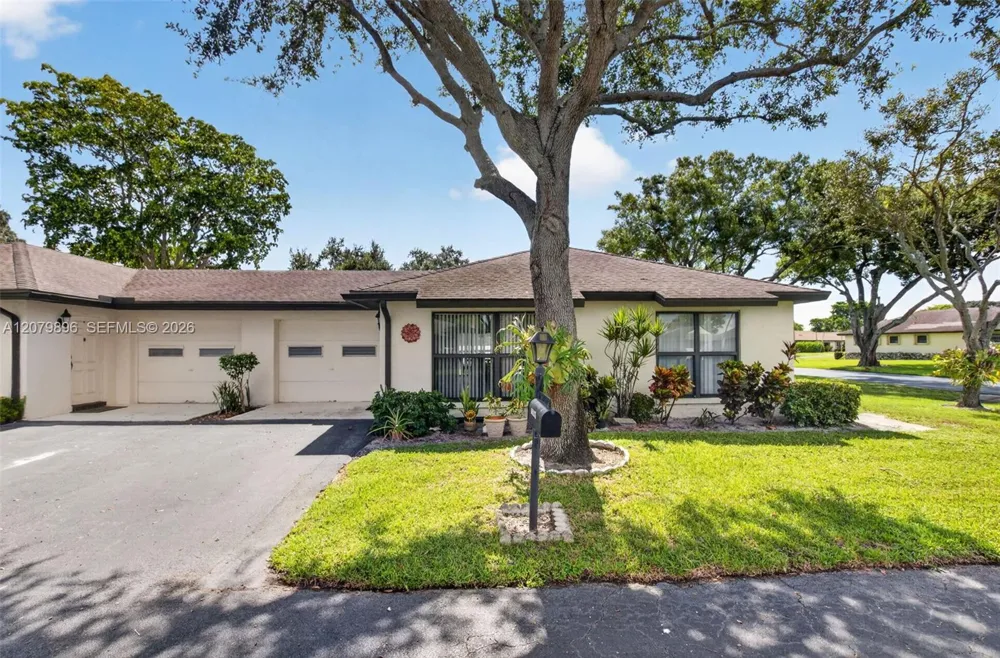10086 Eaglewood Rd #B Boynton Beach, FL 33436