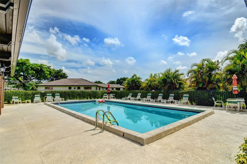10086 Eaglewood Rd #B Boynton Beach, FL 33436