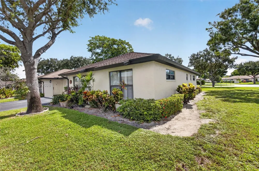 10086 Eaglewood Rd #B Boynton Beach, FL 33436