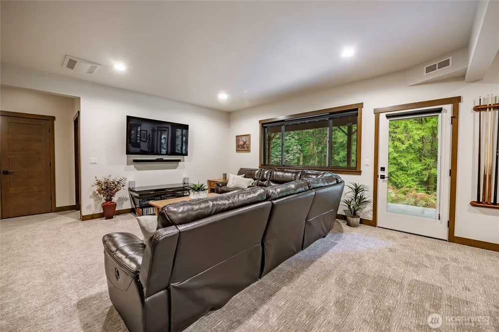 697 Axelson Road Bellingham, WA 98229