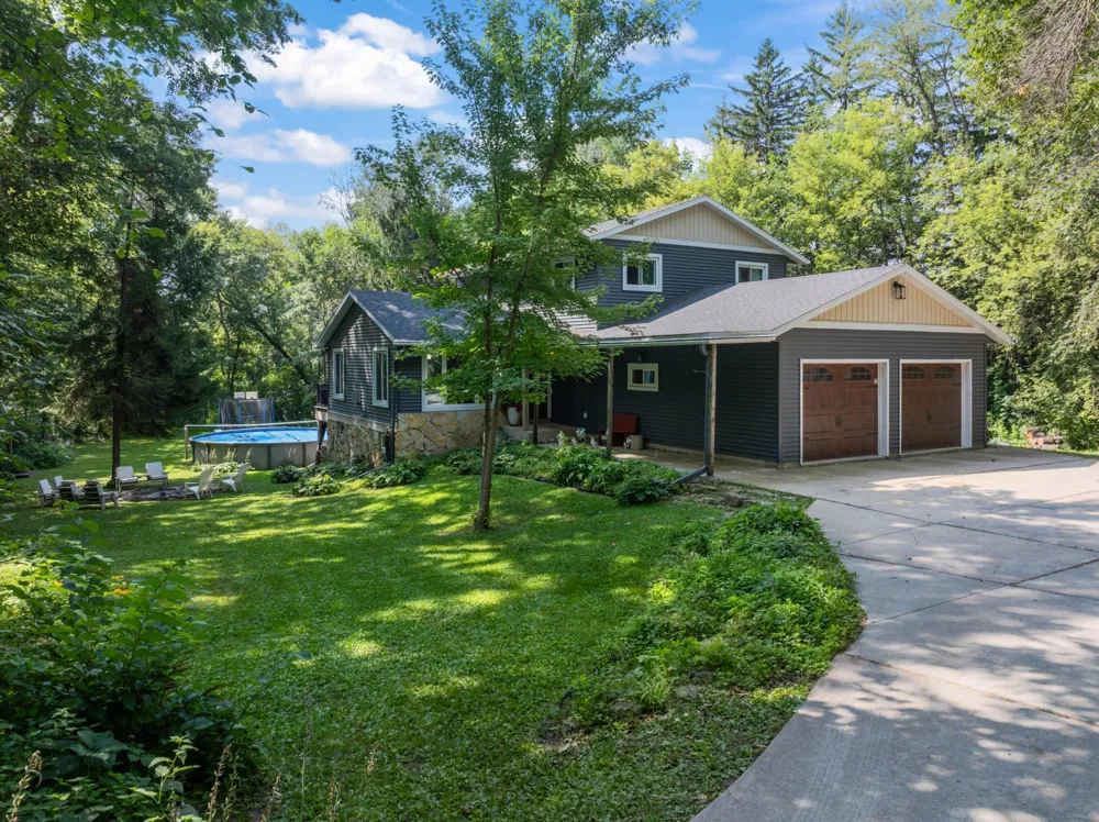 6813 Woodbine Court SE Rochester, MN 55904
