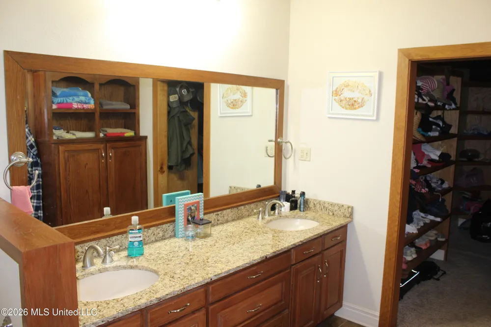 6631 Hamburg Road Roxie, MS 39661