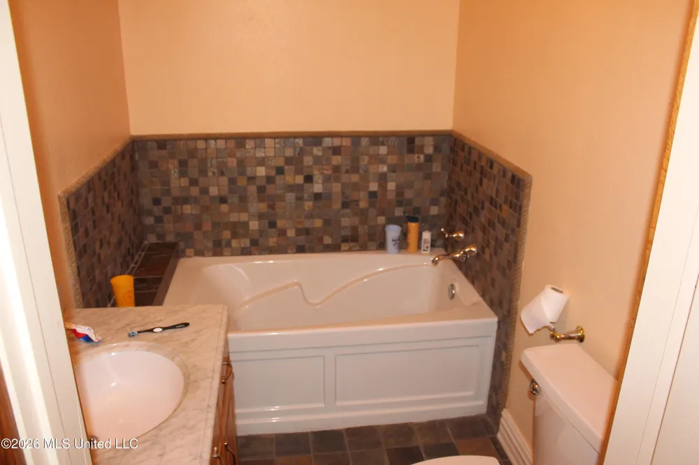 6631 Hamburg Road Roxie, MS 39661