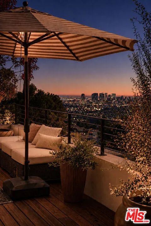 8855 Hollywood Boulevard Los Angeles, CA 90069
