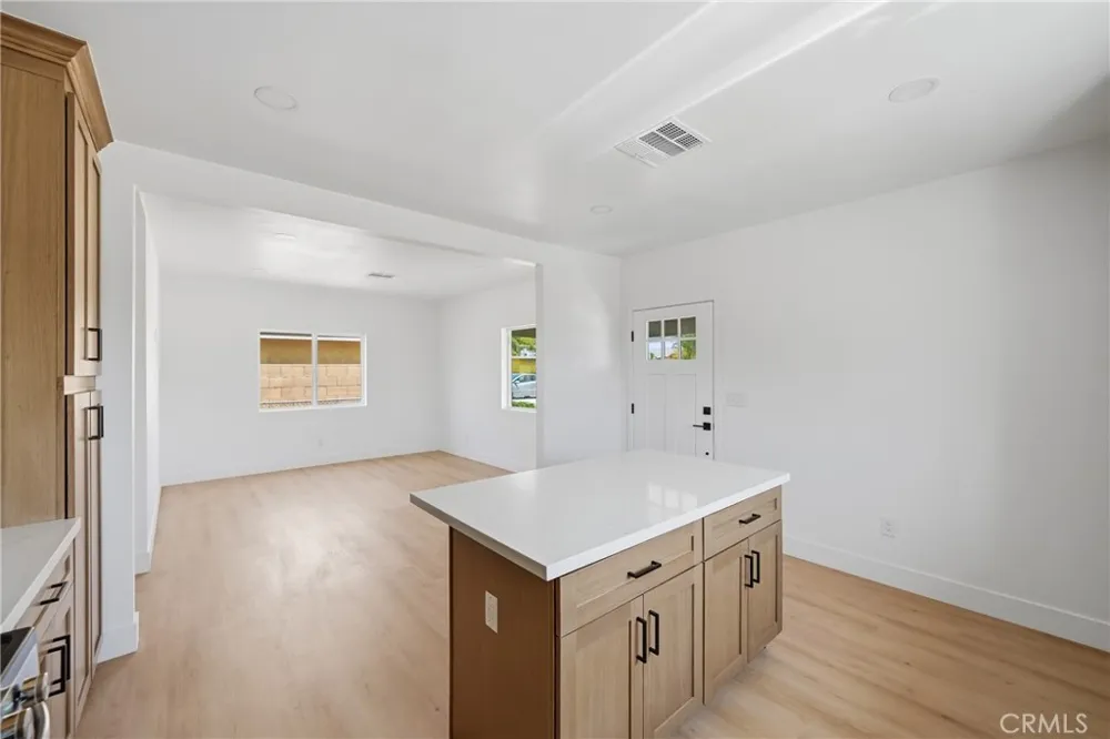 12940 4th Chino, CA 91710