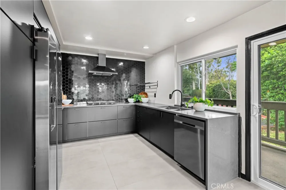 18 Rana #58 Irvine, CA 92612