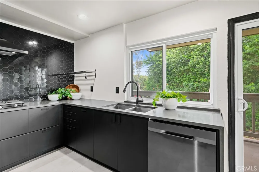 18 Rana #58 Irvine, CA 92612