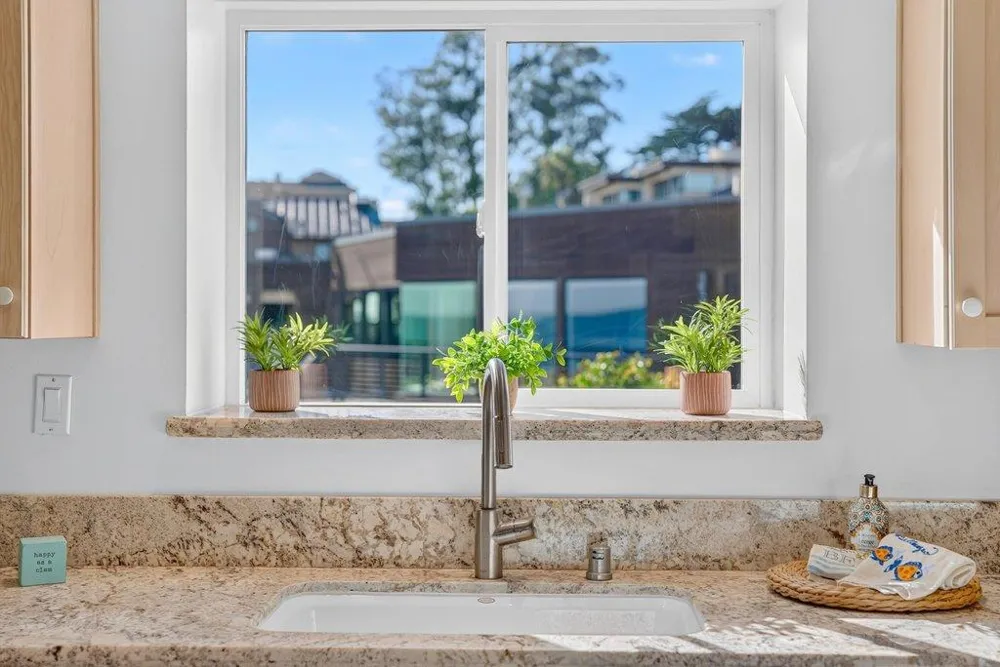 22130 E Cliff Drive #2D Santa Cruz, CA 95062