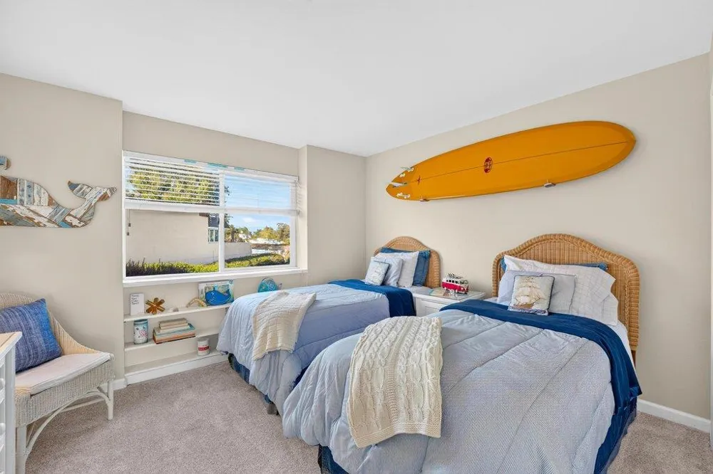 22130 E Cliff Drive #2D Santa Cruz, CA 95062