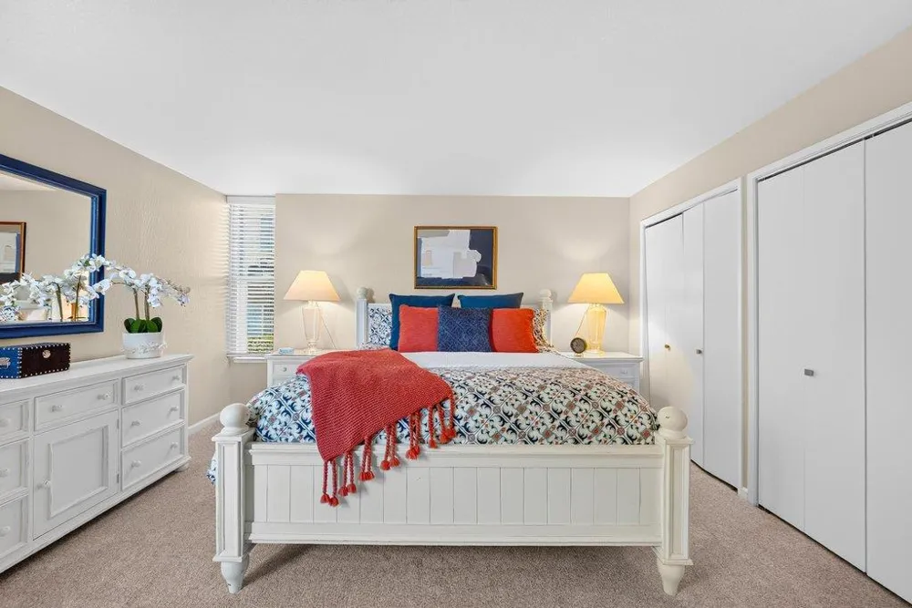 22130 E Cliff Drive #2D Santa Cruz, CA 95062