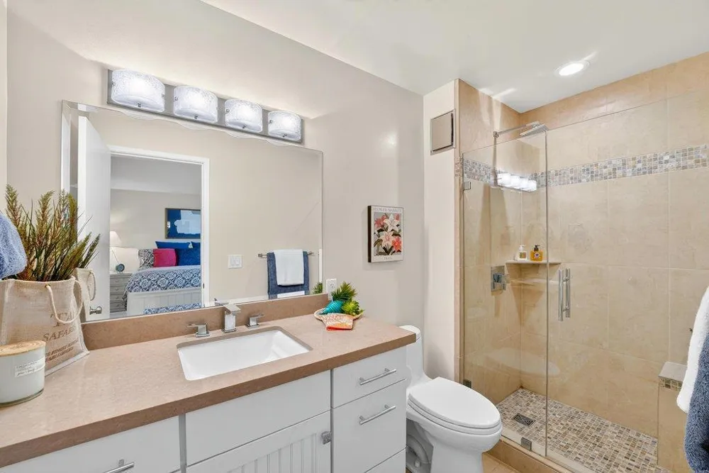 22130 E Cliff Drive #2D Santa Cruz, CA 95062