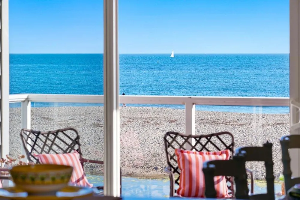 22130 E Cliff Drive #2D Santa Cruz, CA 95062