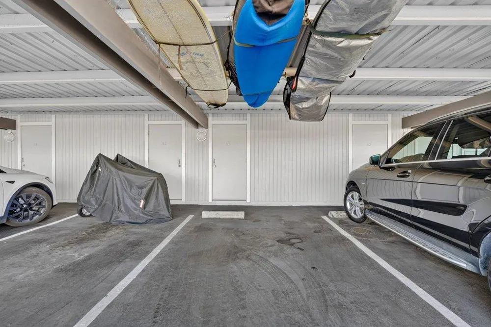 22130 E Cliff Drive #2D Santa Cruz, CA 95062