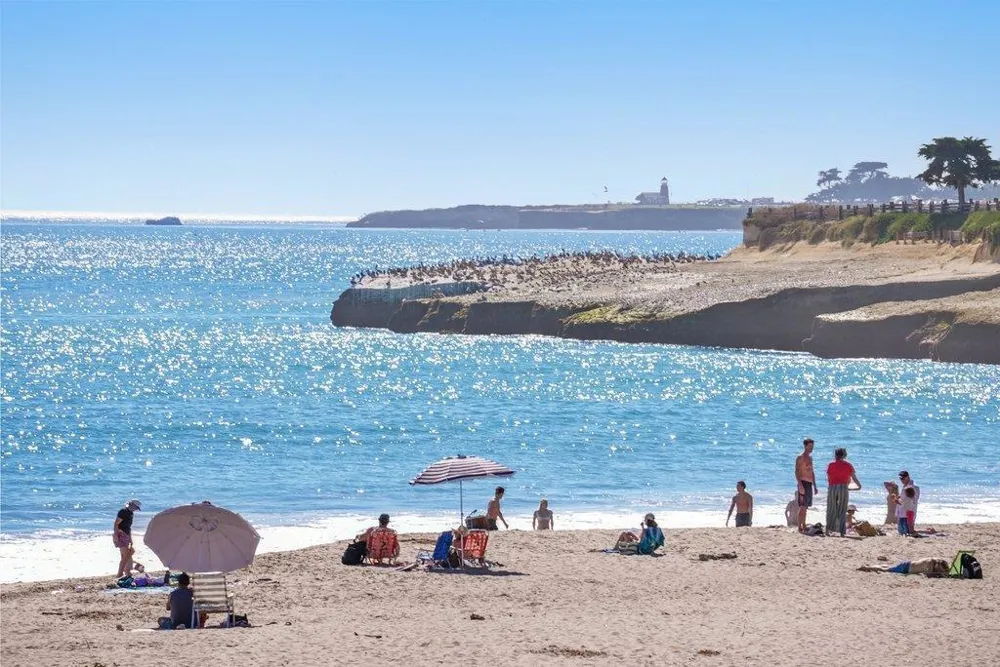 22130 E Cliff Drive #2D Santa Cruz, CA 95062