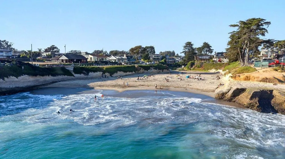 22130 E Cliff Drive #2D Santa Cruz, CA 95062