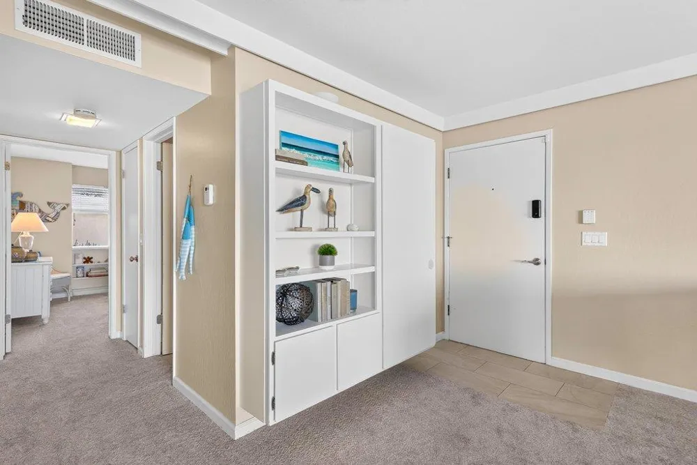 22130 E Cliff Drive #2D Santa Cruz, CA 95062