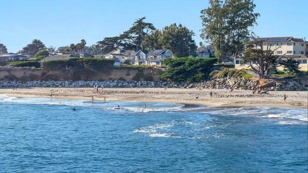 22130 E Cliff Drive #2D Santa Cruz, CA 95062