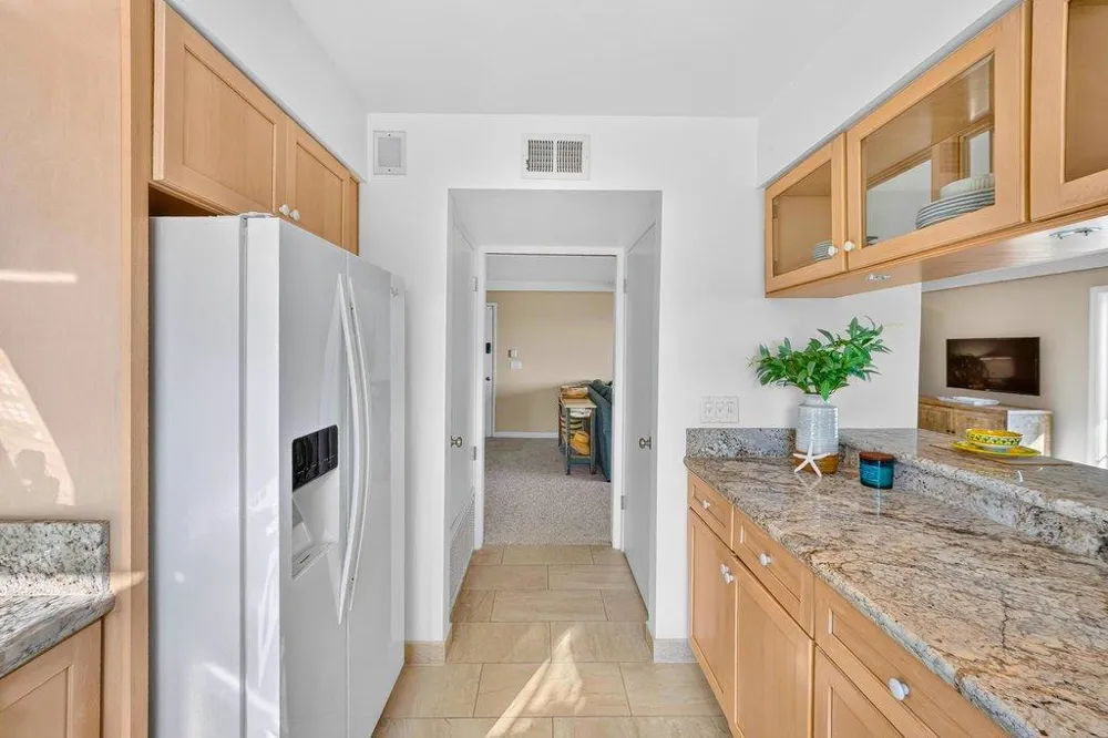 22130 E Cliff Drive #2D Santa Cruz, CA 95062
